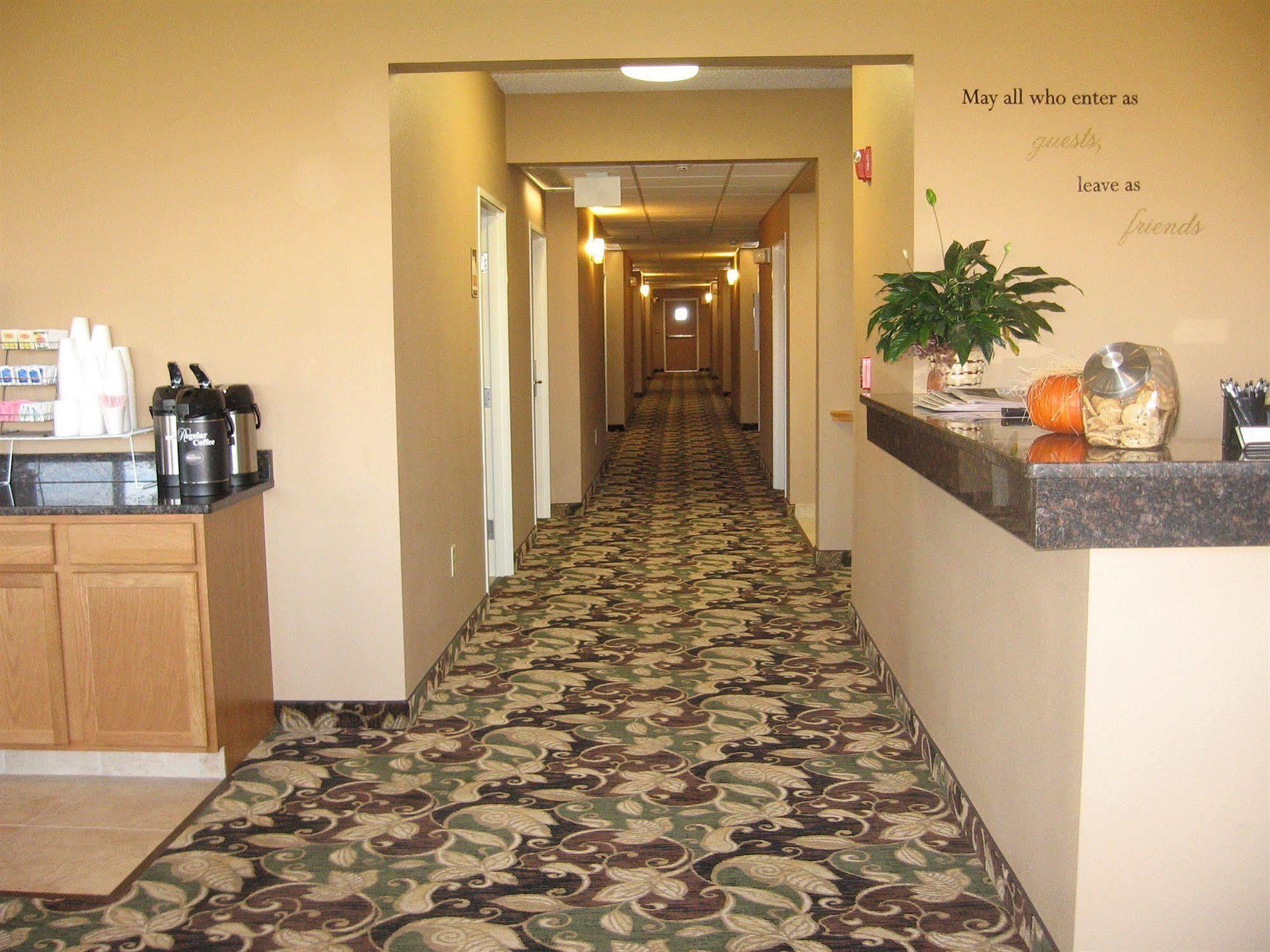 Rock Island Inn & Suites Atlantic Exterior photo