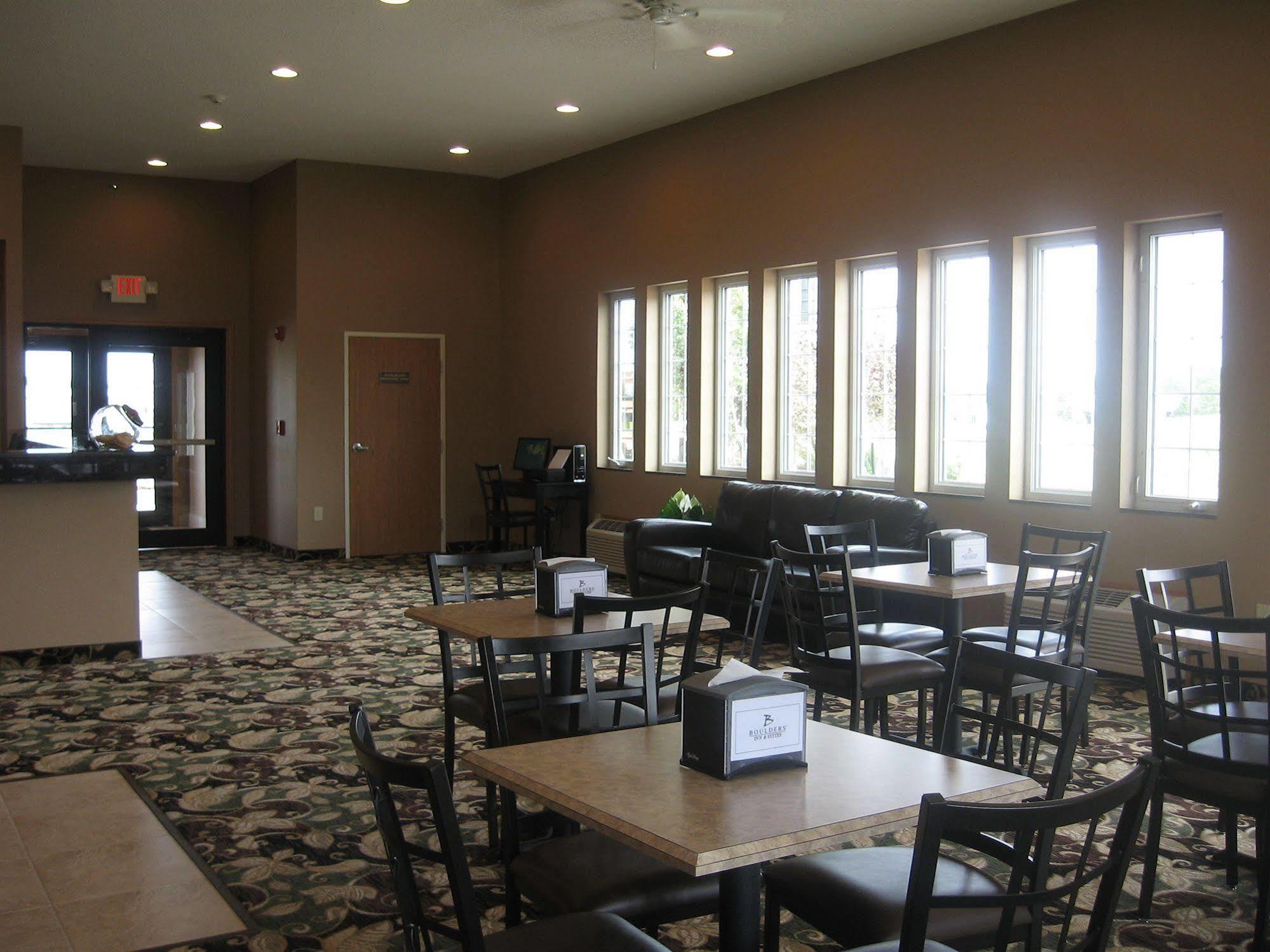 Rock Island Inn & Suites Atlantic Exterior photo