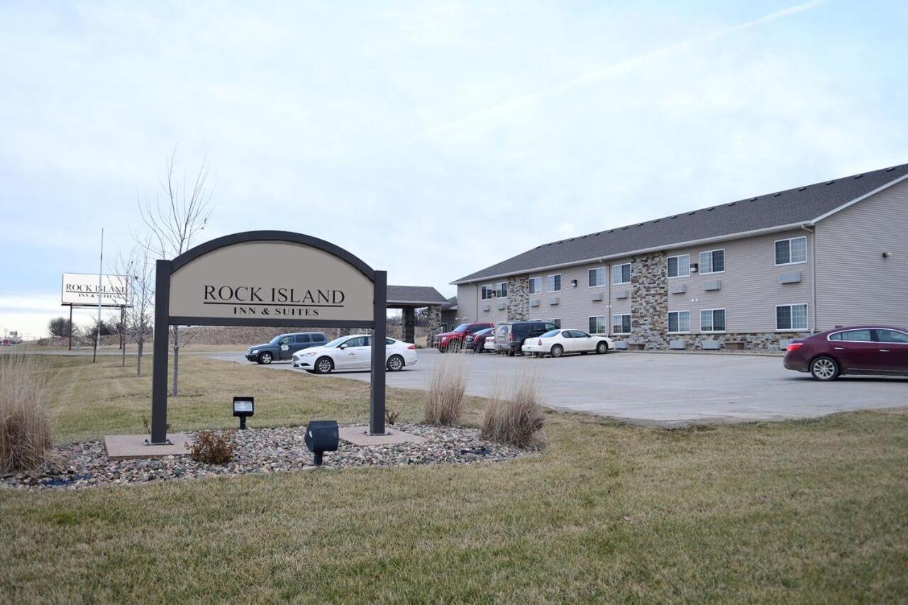 Rock Island Inn & Suites Atlantic Exterior photo
